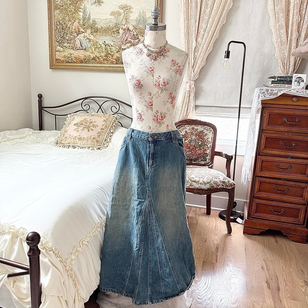 Jean maxi skirt  Y2K Izod size 16 medium wash denim maxi skirt - Picture 2 of 6